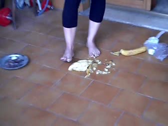 Crush Two Bananas - Amanda crush two bananas