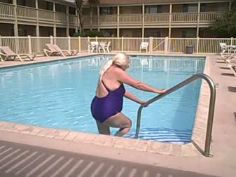 Sexy Mature Blond And Fat  At The Pool