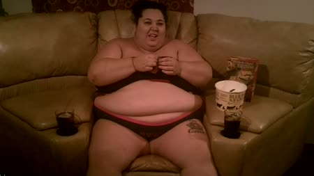 Mimis Fat Chair - Watch mimi melons sit in her fat chair where she hides snacks from her bbw roommates