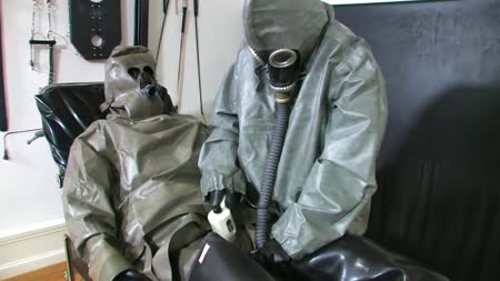 Three Horny Chemical Suits Lovers Part 4 Of 5 - Hd clip 1980 x 1080 px
rubber slave mike lies now on the rubber rack. Rubber karin plays with a massage tool and makes mike really horny till he cums in the chemical suit..

drei geile chemieschutzanzugliebhaber teil 4 von 5

hd clip 1980 x 1080 px
gummisklave mike liegt nun auf der gummiliege. Gummi karin spielt mit einem massagegert und macht mike total geil bis er in den chemieschutzanzug spritzt..