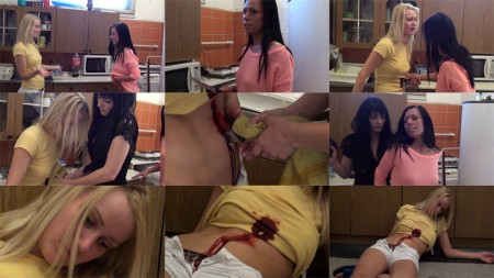 Strange police action - Susanne gets a big knife in the stomach from her room mate.
The entering police woman stabs her once again the belly...