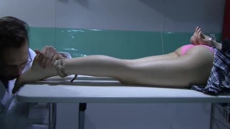 THE GUILLOTINE - CHLOES HEADLESS BODY FOOTWORSHIP THE GUILLOTINE - CHLOES HEADLESS BODY FOOTWORSHIP