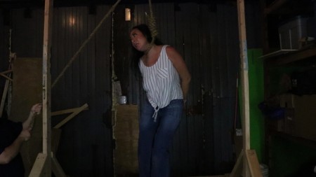 Gallows Games - Nyssa Nevers Hangs Gallows Games - Nyssa Nevers Hangs