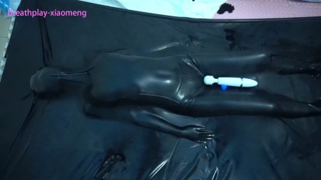 Xiaomeng Vacuum Bed Orgasm - Xiaomeng is very happy after getting the latex vacuum bed, because she feels very comfortable inside. Under the restraint of the vacuum bed, there is a film-like touch, as if in a cocoon, or even tighter. There is a small breathing tube for her to breathe. Xiaomeng enjoys the entire time in the vacuum bed, changes to different positions and climaxes several times, each time with loud screams which are unfortunately overwhelmed by the noise of the vacuum cleaner. She is struggling, she is enjoying, and she is very comfortable after she came out and wants to continue�
Please note that because this vacuum bed does not have a one-way valve, the vacuum cleaner needs to work all the time, so the noise is relatively loud. In the video, I played with Xiaomeng�s breathing tube, and occasionally blocked this tube very briefly, but did not perform any strict breathing control. This video mainly shows the forced orgasms in a compressed state and is provided at a low price.